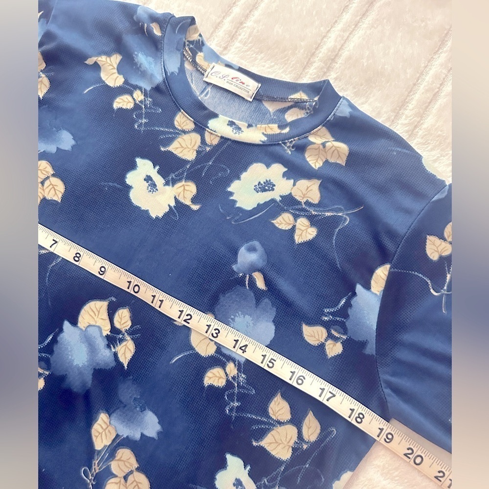 Blue and Cream Floral Short Sleeve Women’s Top Sz L - Picture 5 of 7